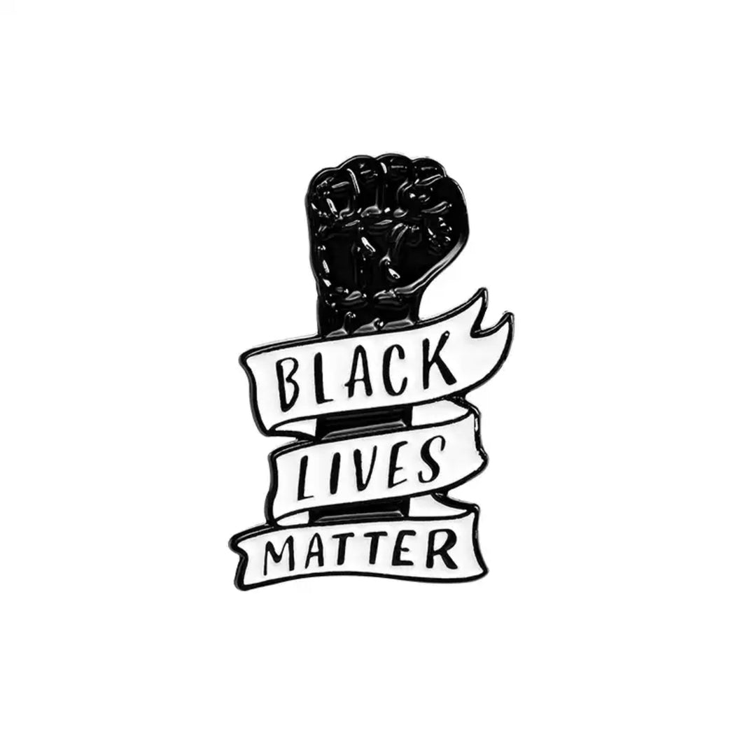 BLACK LIVES MATTER (BROOCH)